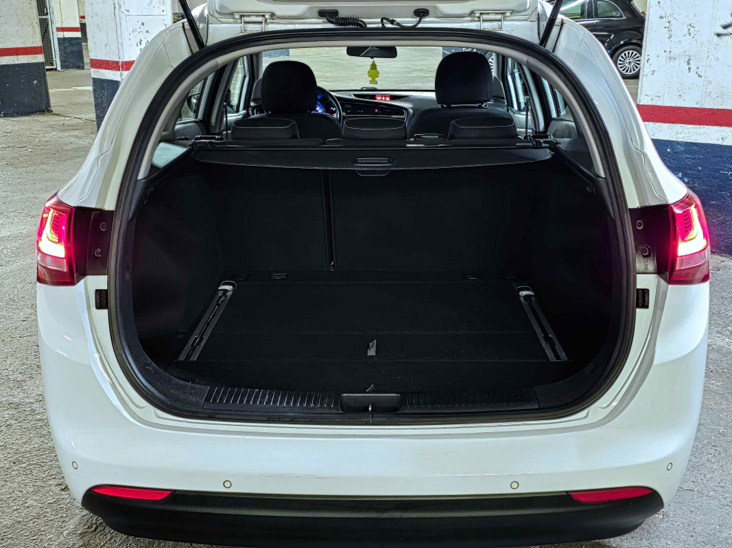 Kia Cee'd — 11