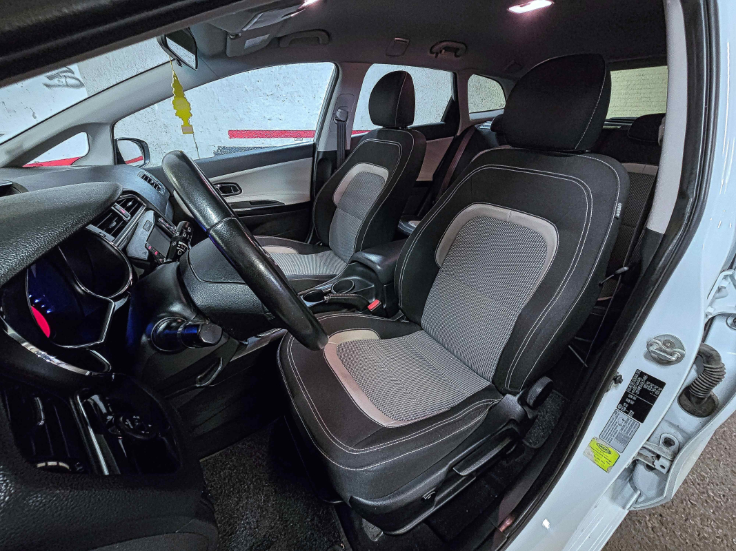 Kia Cee'd — 15
