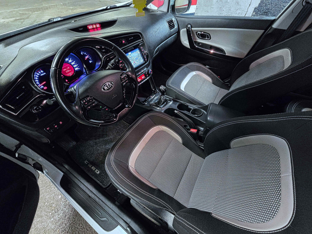 Kia Cee'd — 17