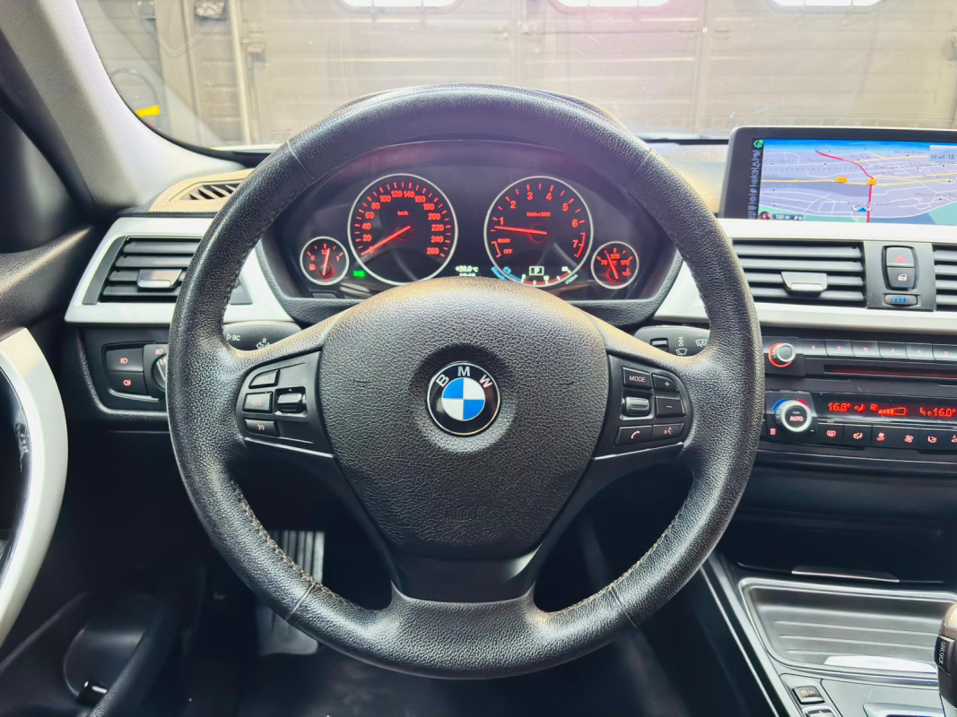 Bmw Série 3 — 12