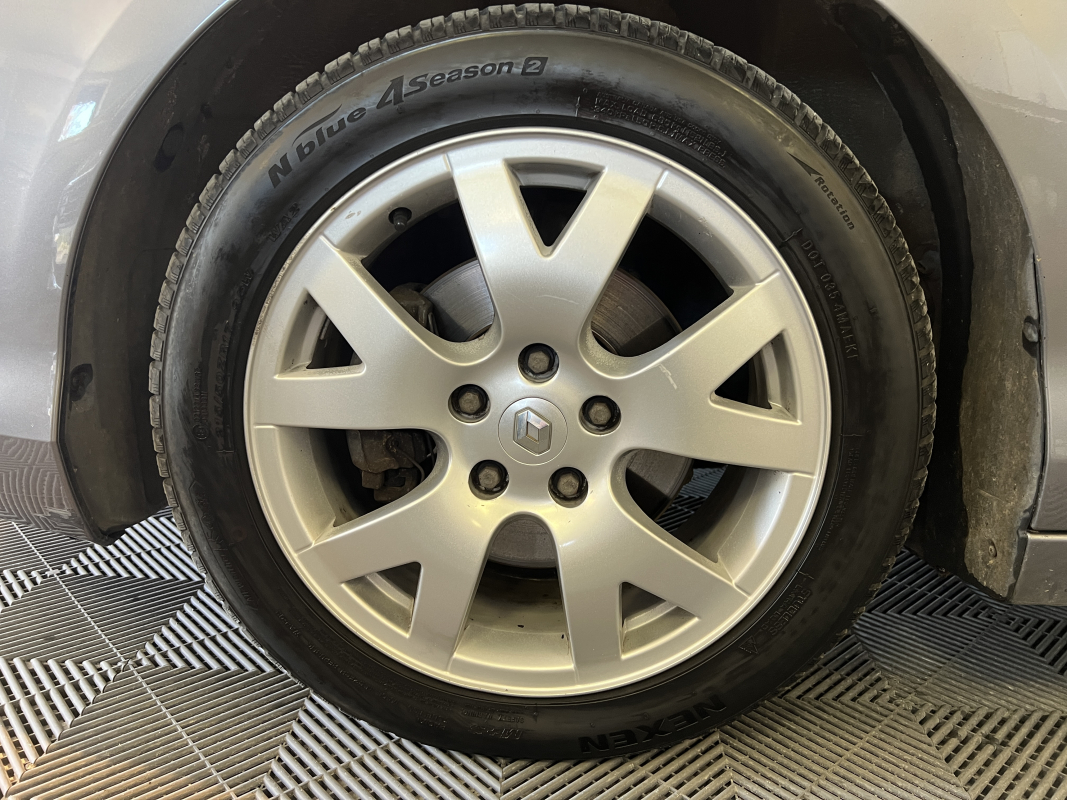Renault Laguna — 13