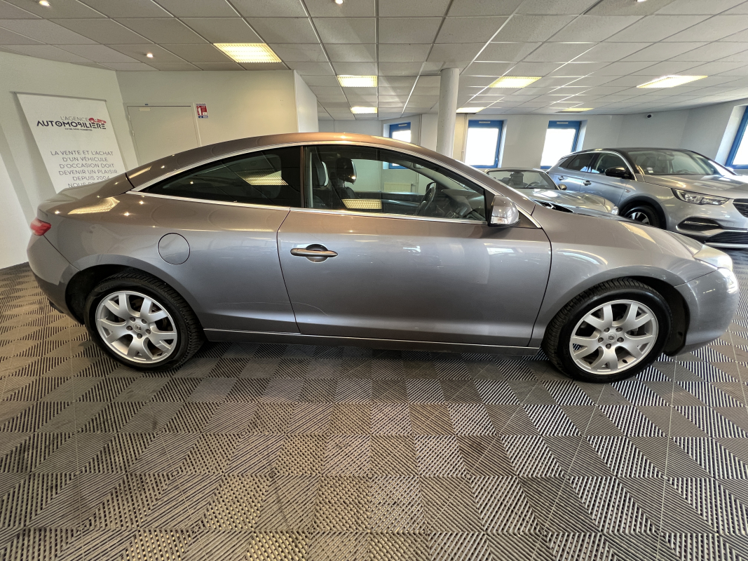 Renault Laguna — 19