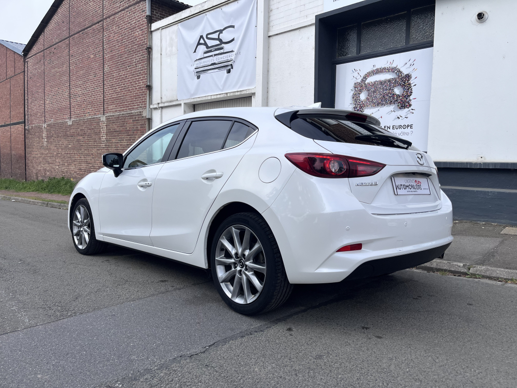 Mazda Mazda 3 — 5