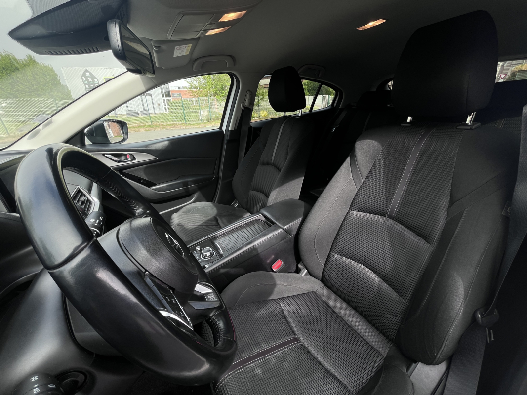 Mazda Mazda 3 — 13