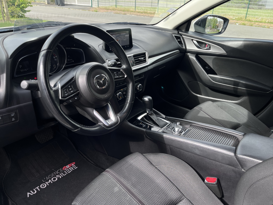 Mazda Mazda 3 — 12