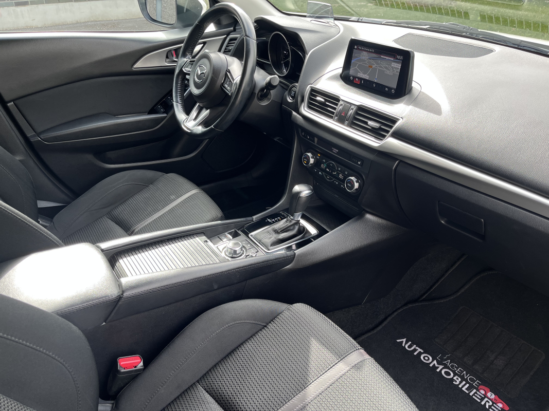 Mazda Mazda 3 — 16