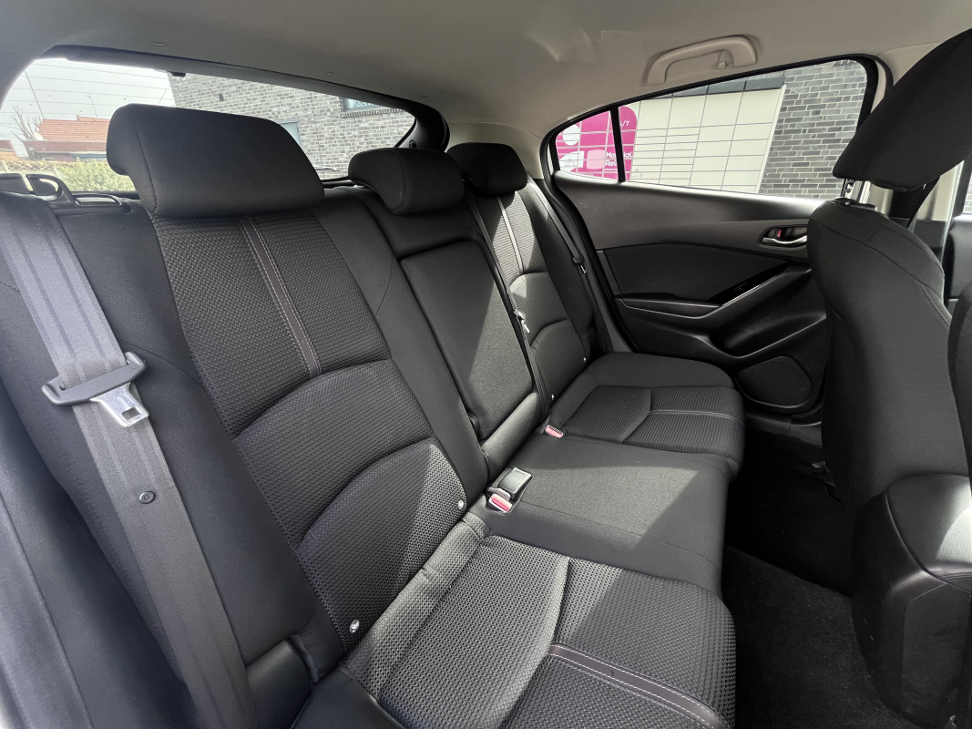 Mazda Mazda 3 — 33