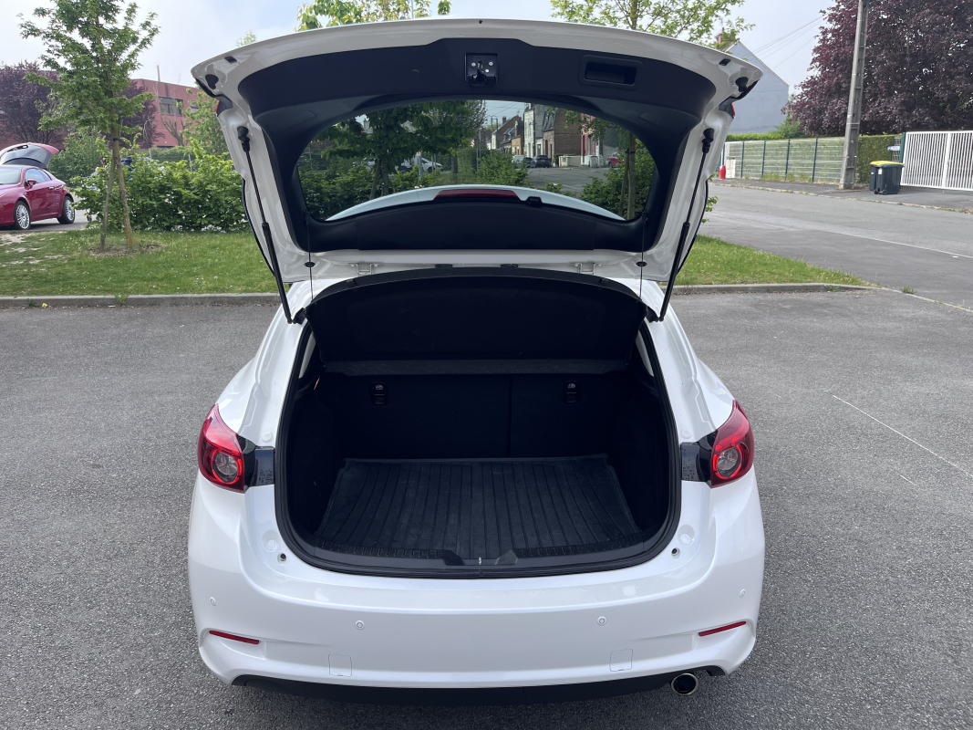 Mazda Mazda 3 — 34