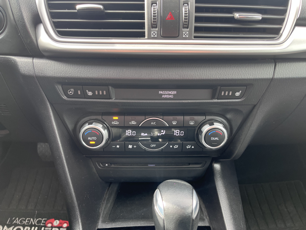 Mazda Mazda 3 — 26