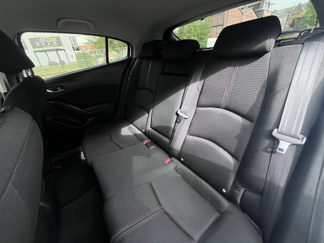 Mazda Mazda 3 — 29