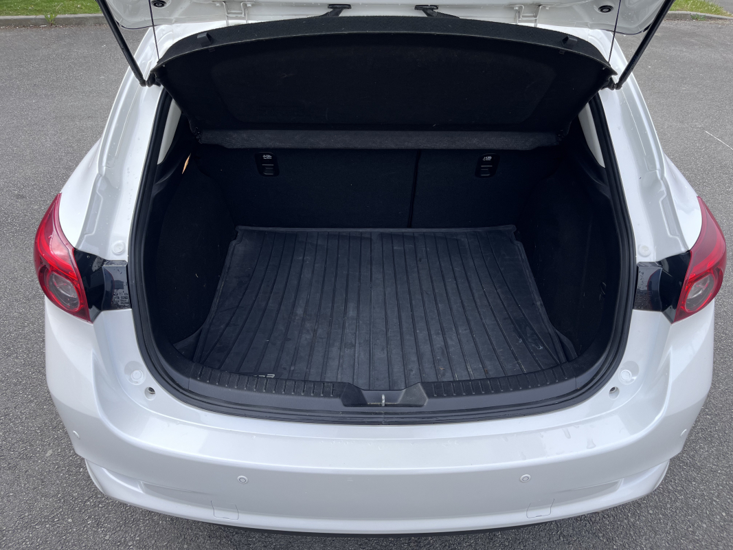 Mazda Mazda 3 — 35