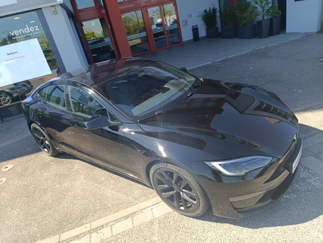 Tesla Model S — 10