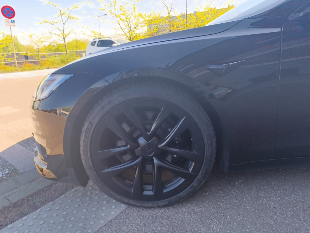Tesla Model S — 33