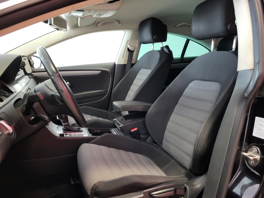 Volkswagen Passat CC — 10