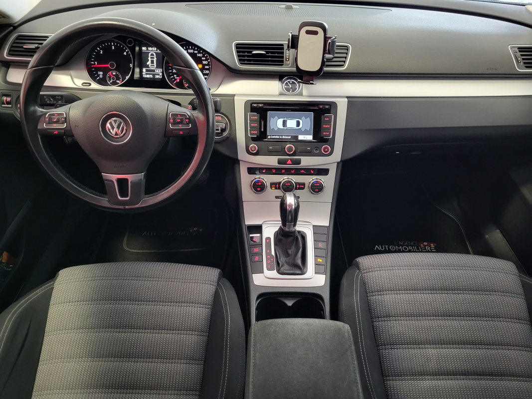 Volkswagen Passat CC — 14