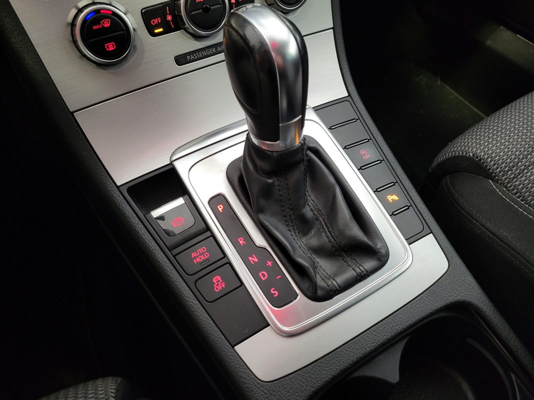 Volkswagen Passat CC — 18