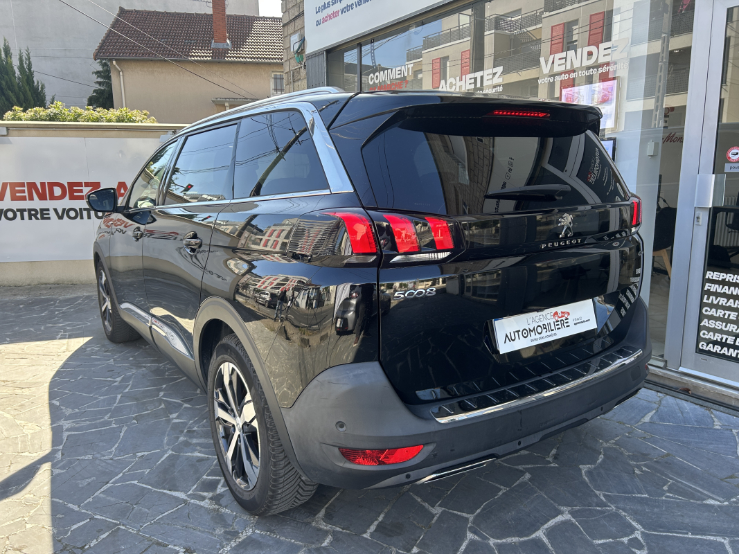 Peugeot 5008 — 3