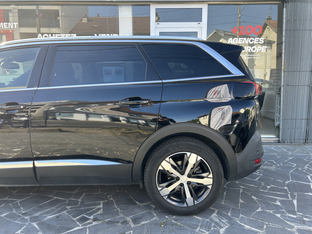 Peugeot 5008 — 9
