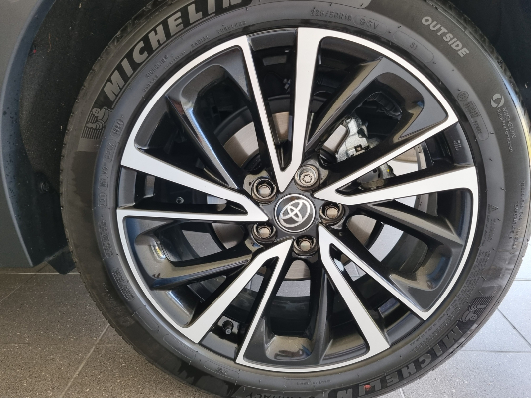Toyota C-HR — 35
