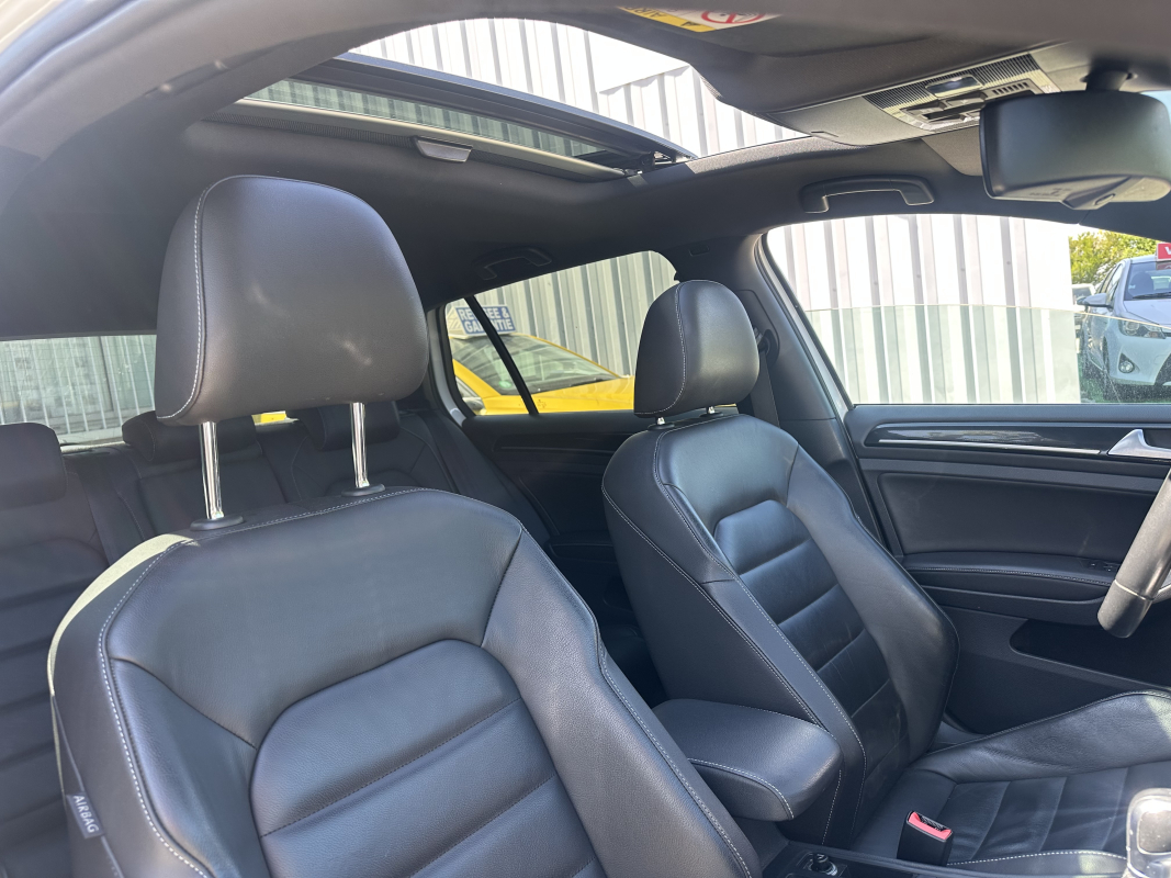 Volkswagen Golf — 10