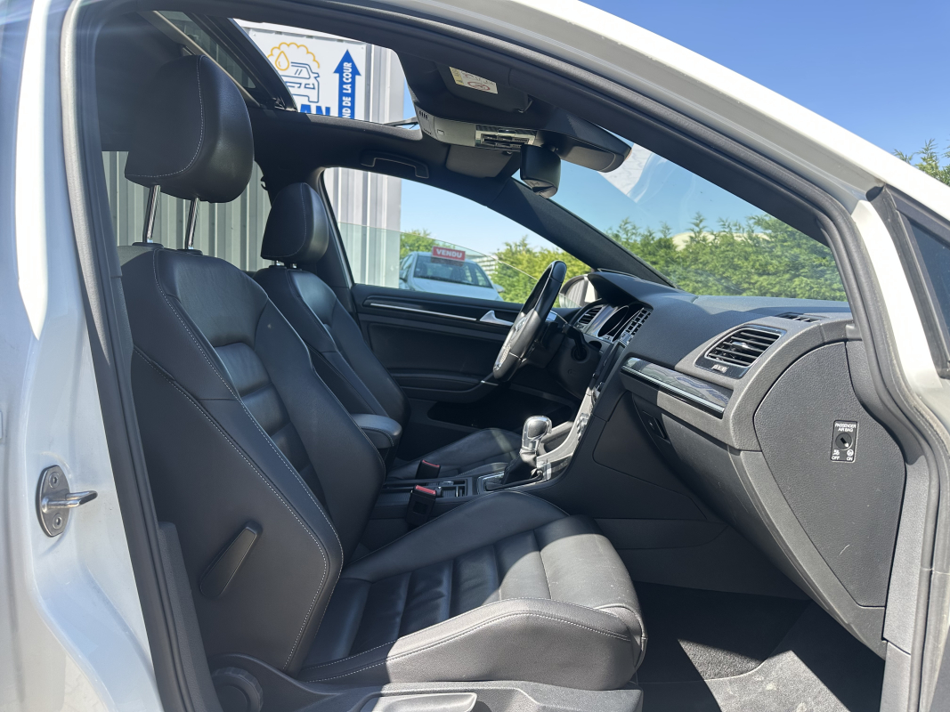 Volkswagen Golf — 11