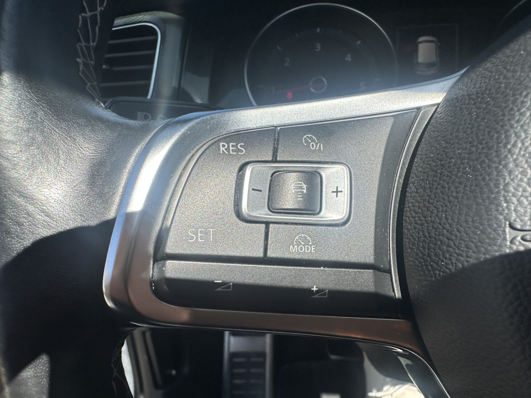 Volkswagen Golf — 20
