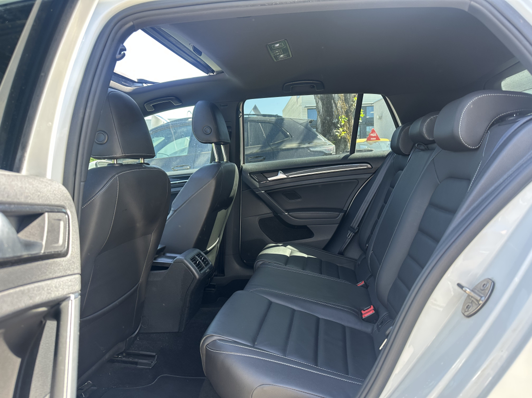 Volkswagen Golf — 12