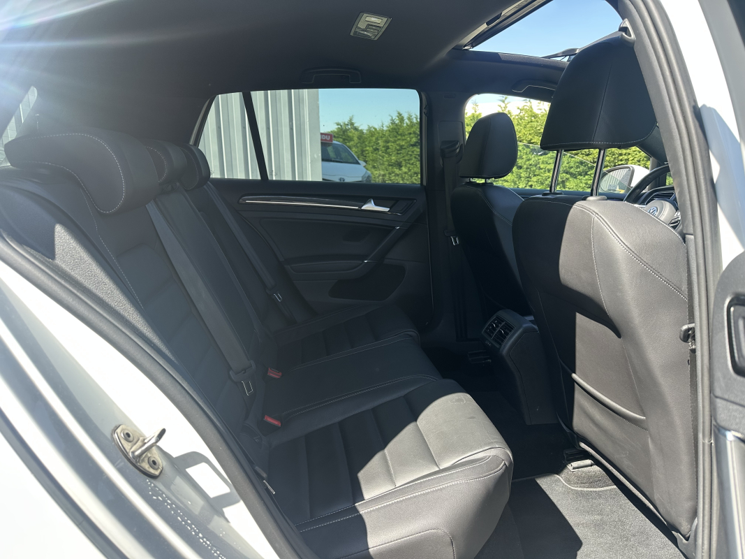 Volkswagen Golf — 15