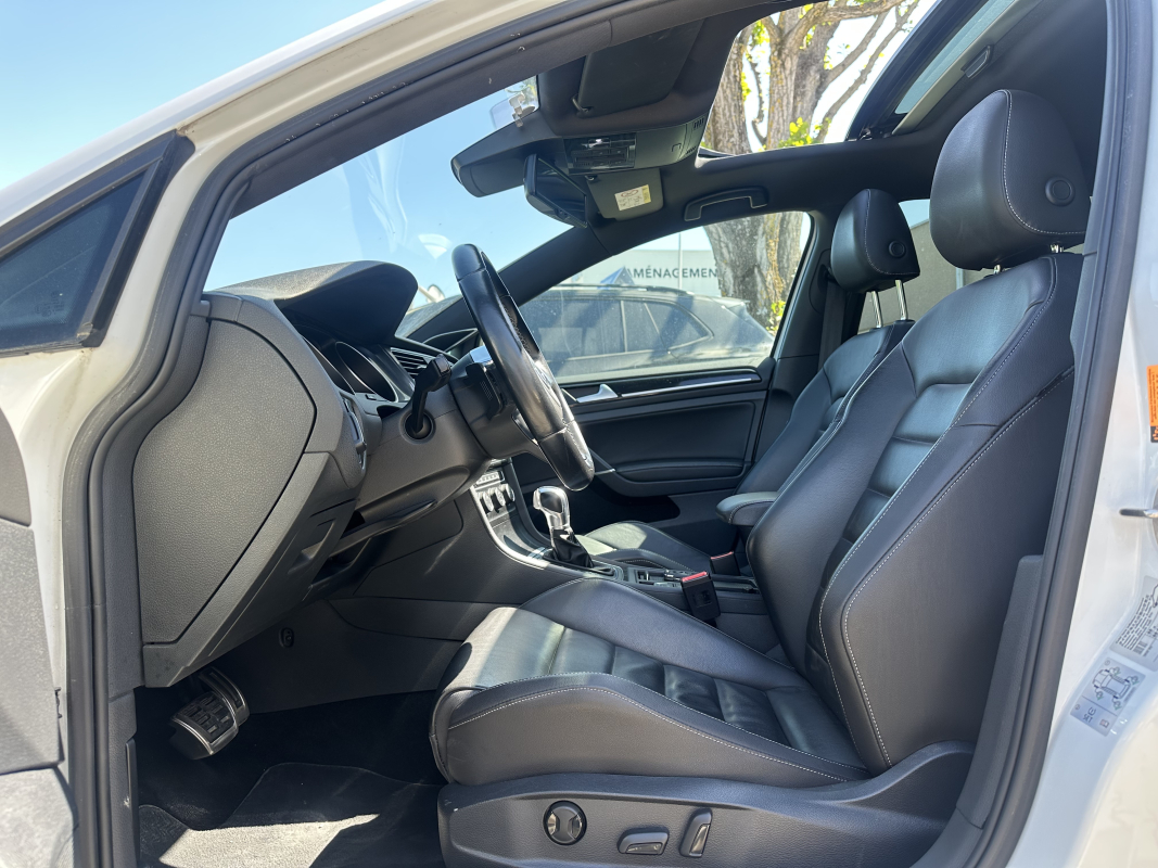 Volkswagen Golf — 17