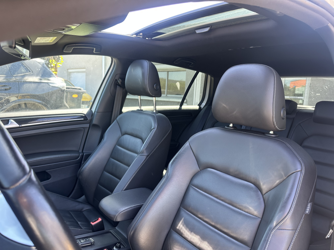 Volkswagen Golf — 16