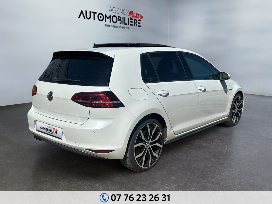 Volkswagen Golf — 3