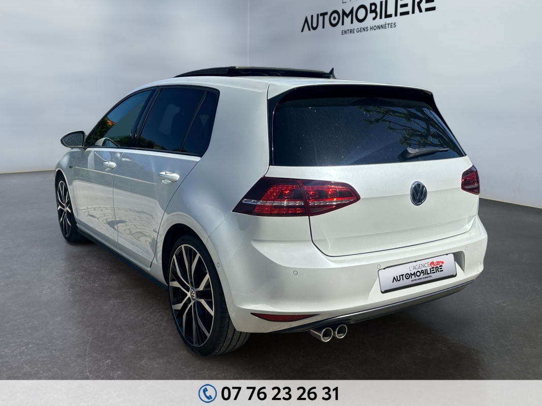 Volkswagen Golf — 5