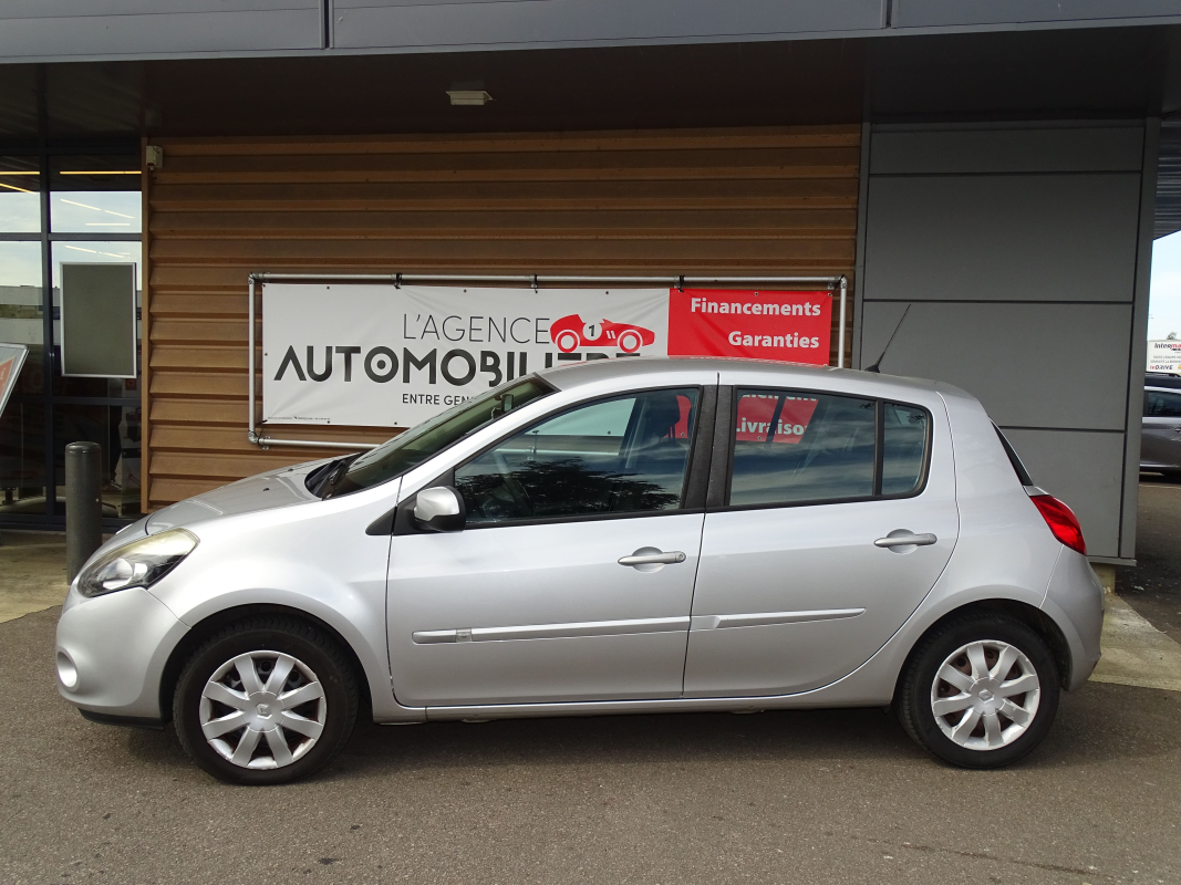 Renault Clio — 9