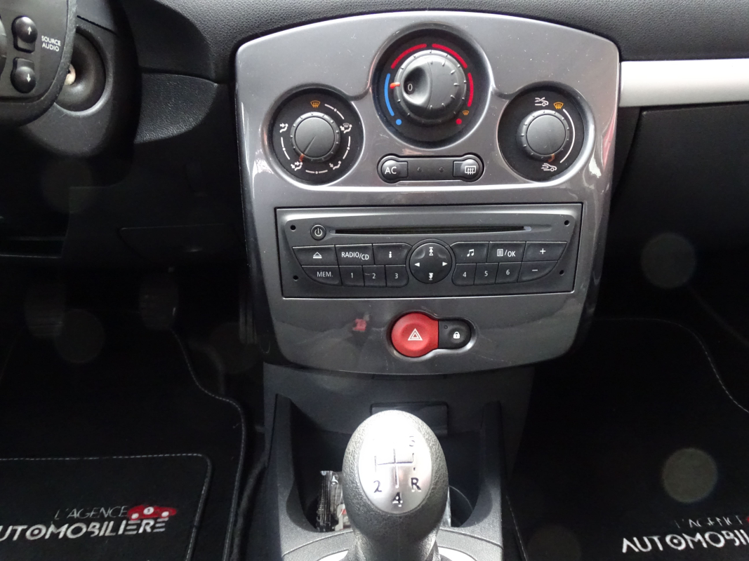 Renault Clio — 18