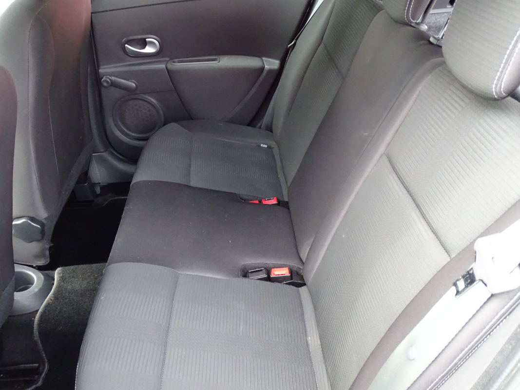 Renault Clio — 13