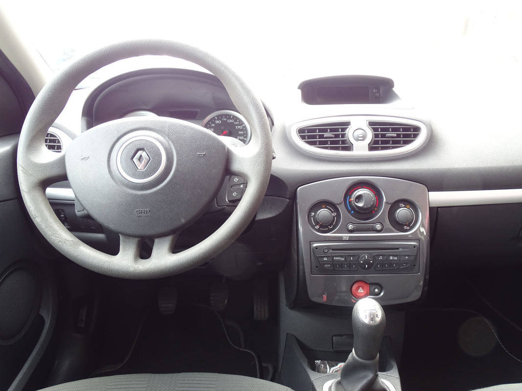 Renault Clio — 16