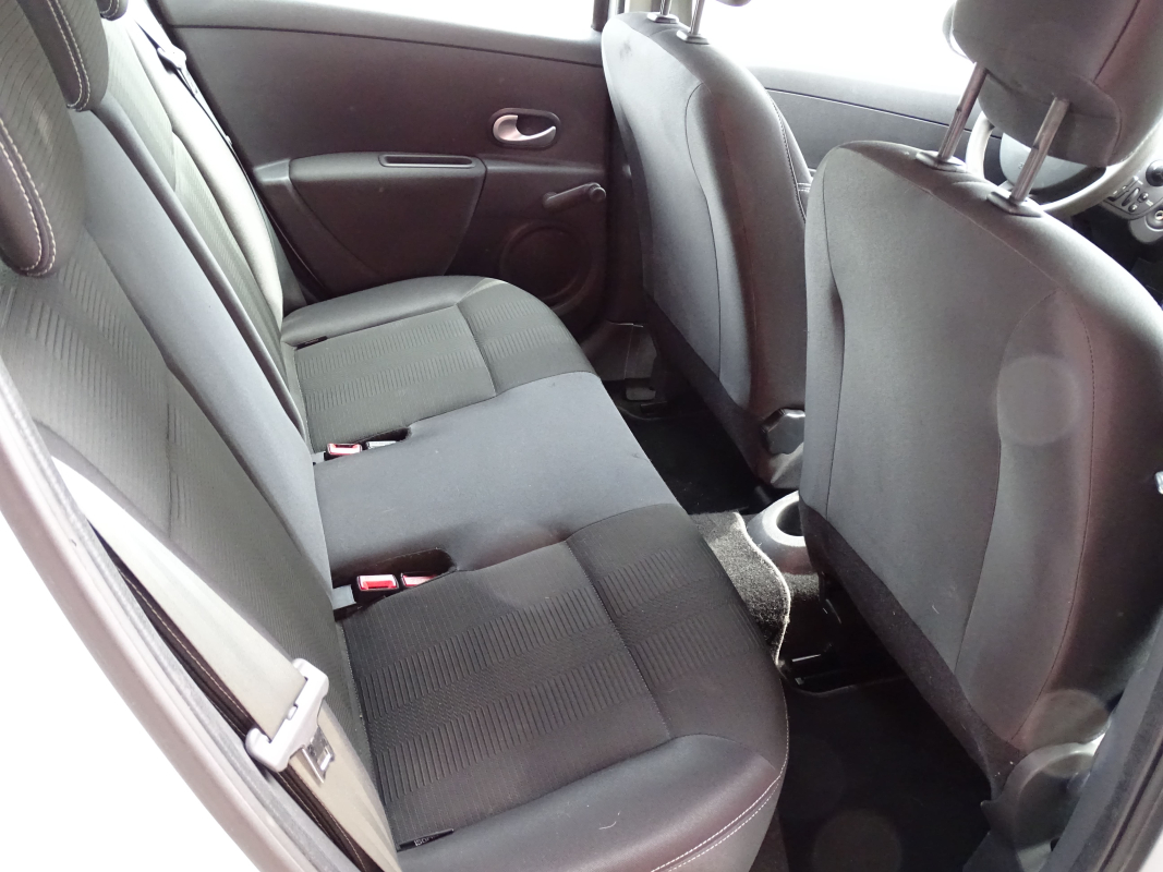 Renault Clio — 32