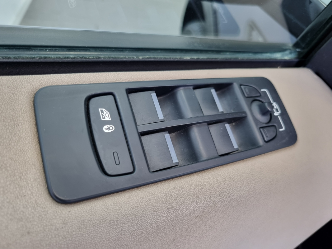 Land Rover Discovery — 30