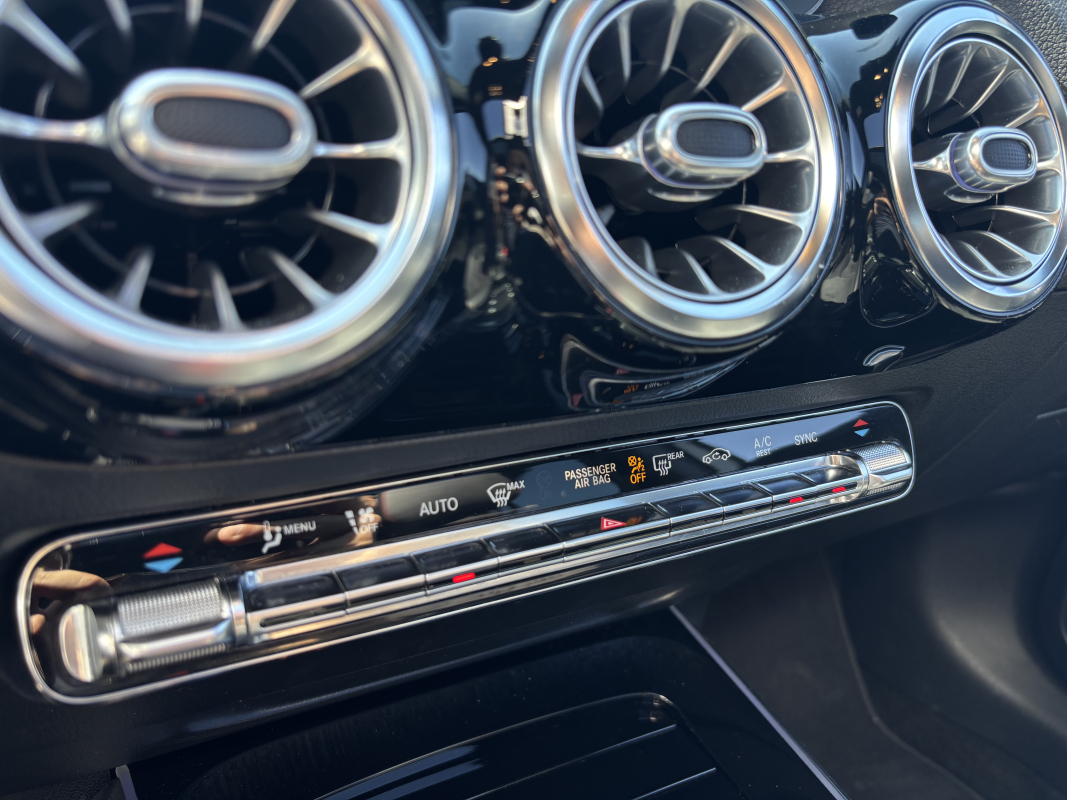 Mercedes GLA — 18