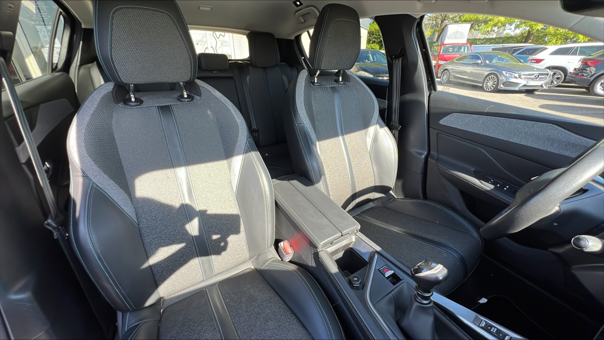 Peugeot 308 — 21
