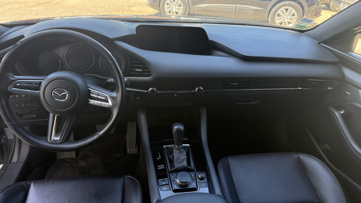 Mazda Mazda 3 — 10