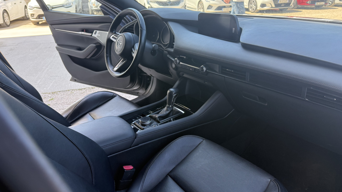 Mazda Mazda 3 — 11