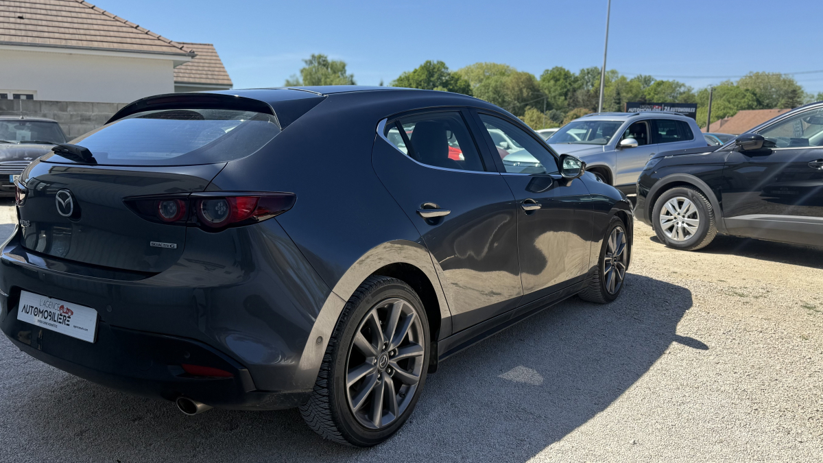 Mazda Mazda 3 — 7