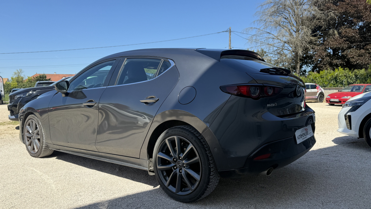 Mazda Mazda 3 — 5