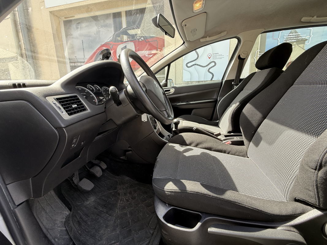 Peugeot 307 — 11