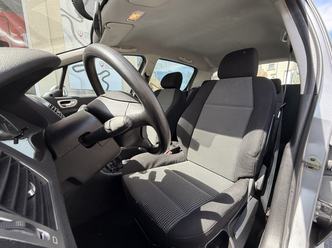 Peugeot 307 — 10