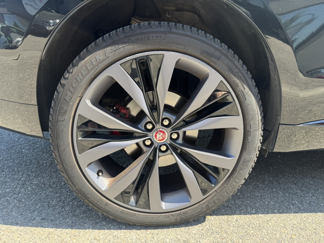 Jaguar F-Pace — 17
