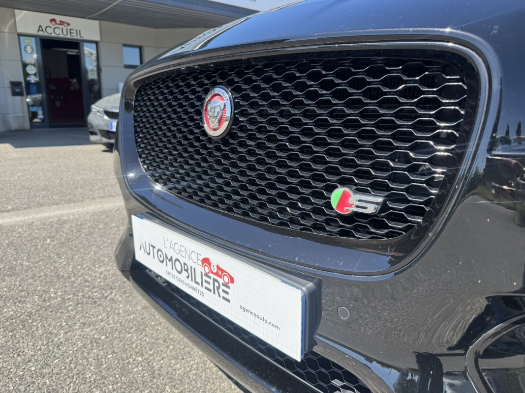 Jaguar F-Pace — 9
