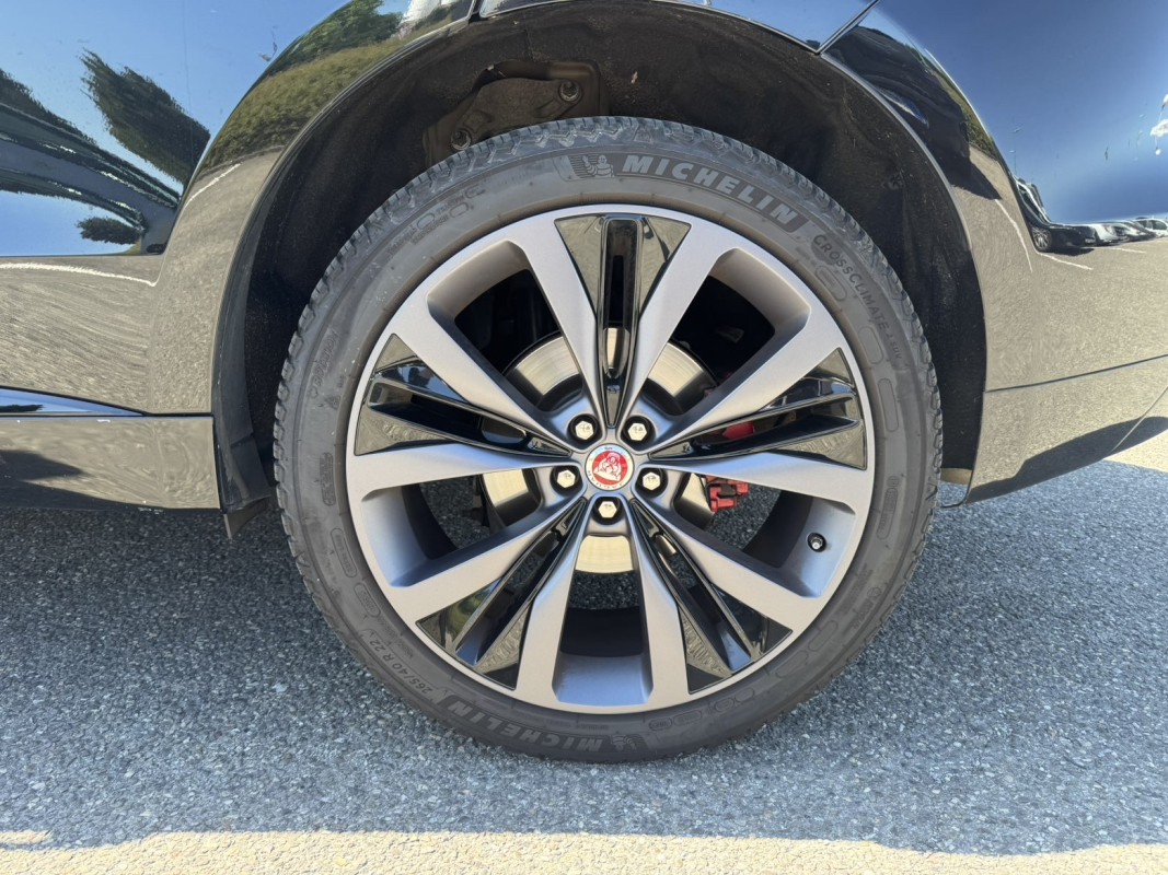 Jaguar F-Pace — 16