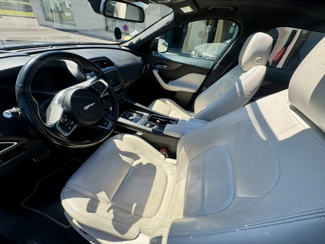 Jaguar F-Pace — 11